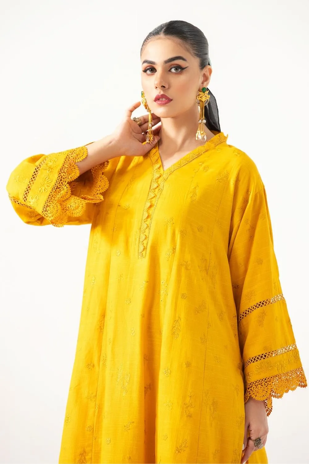 2PC Unstitched |Embroidered Khaddar Shirt   Trouser