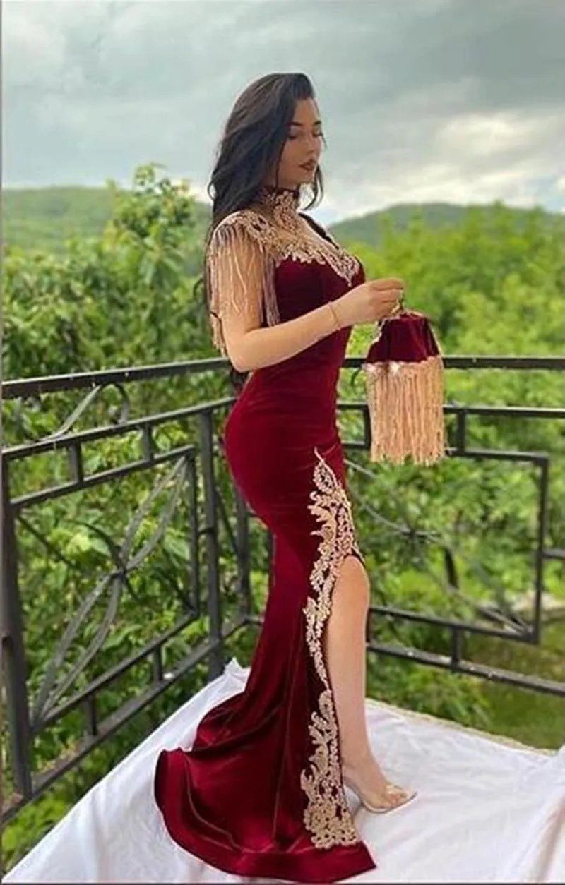 3 Pieces Overskirt Split Gold Lace Prom Gowns