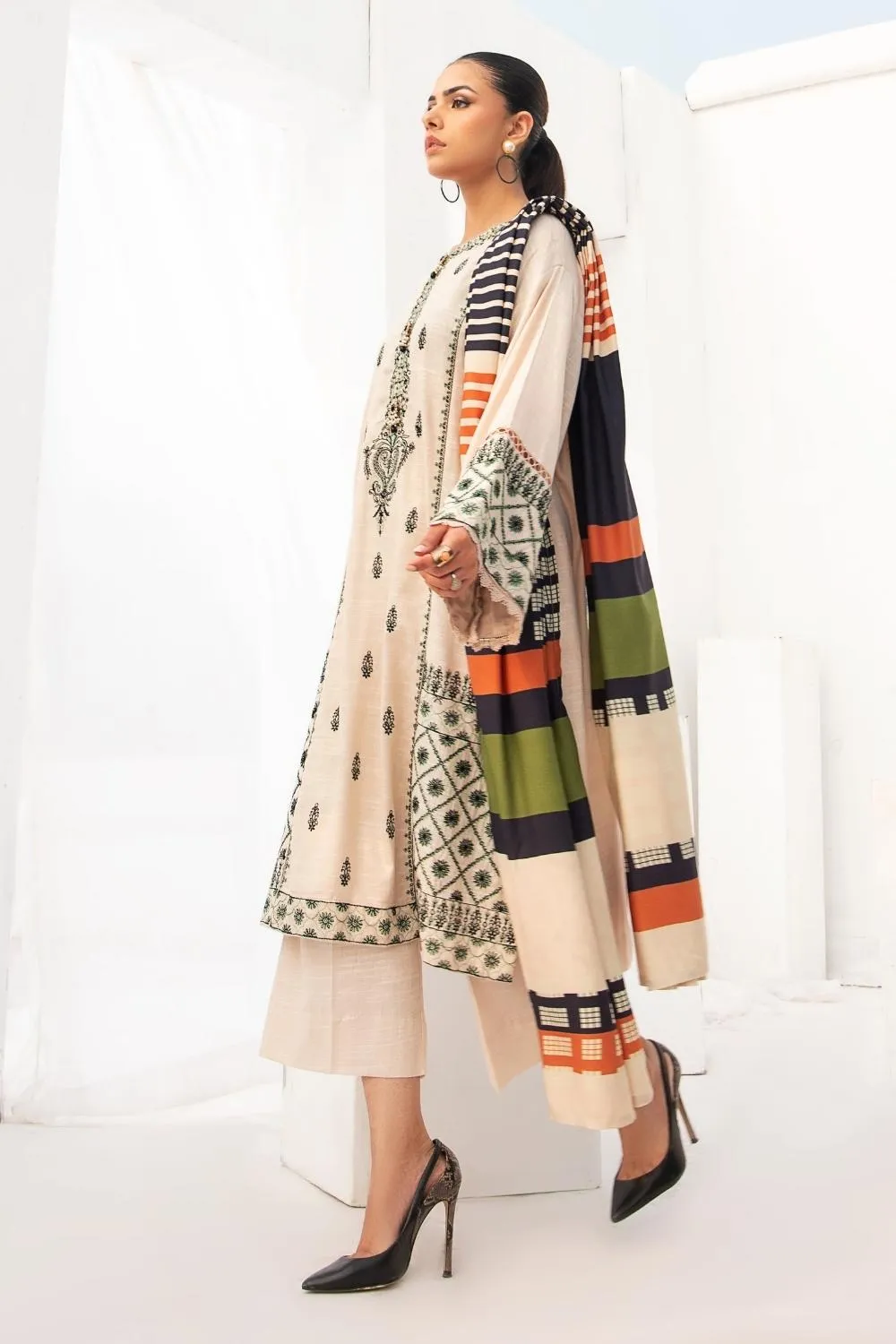 3PC Unstitched | Embroidered Khaddar Suit