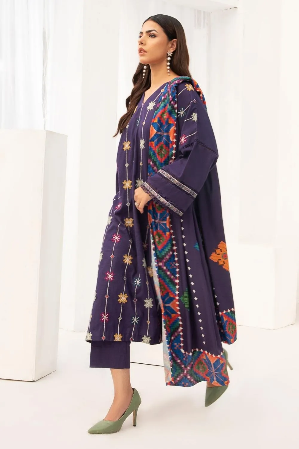 3PC Unstitched |Embroidered Khaddar Suit