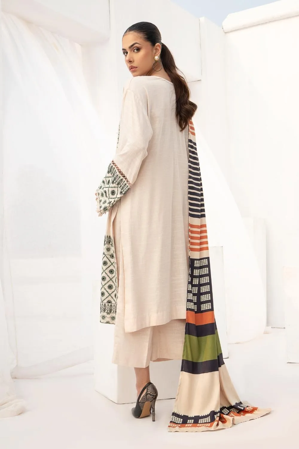 3PC Unstitched | Embroidered Khaddar Suit