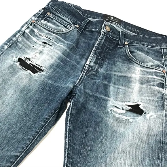 7 FOR ALL MANKIND DISTRESSED STRAIGHT LEG SIZE 30