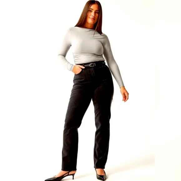 Abercrombie &amp; Fitch Curve Love Ultra High Rise 90s Straight Jean Size 30/10S NWT