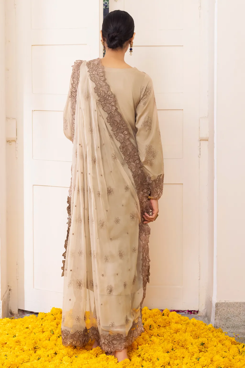 AL-09 Farsana  | Iznik Aashiyan Embroidered unstitched Festive Lawn Collection23