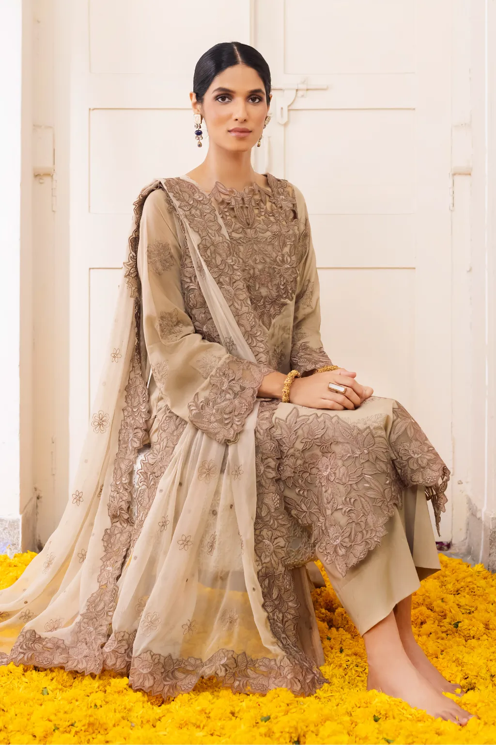 AL-09 Farsana  | Iznik Aashiyan Embroidered unstitched Festive Lawn Collection23