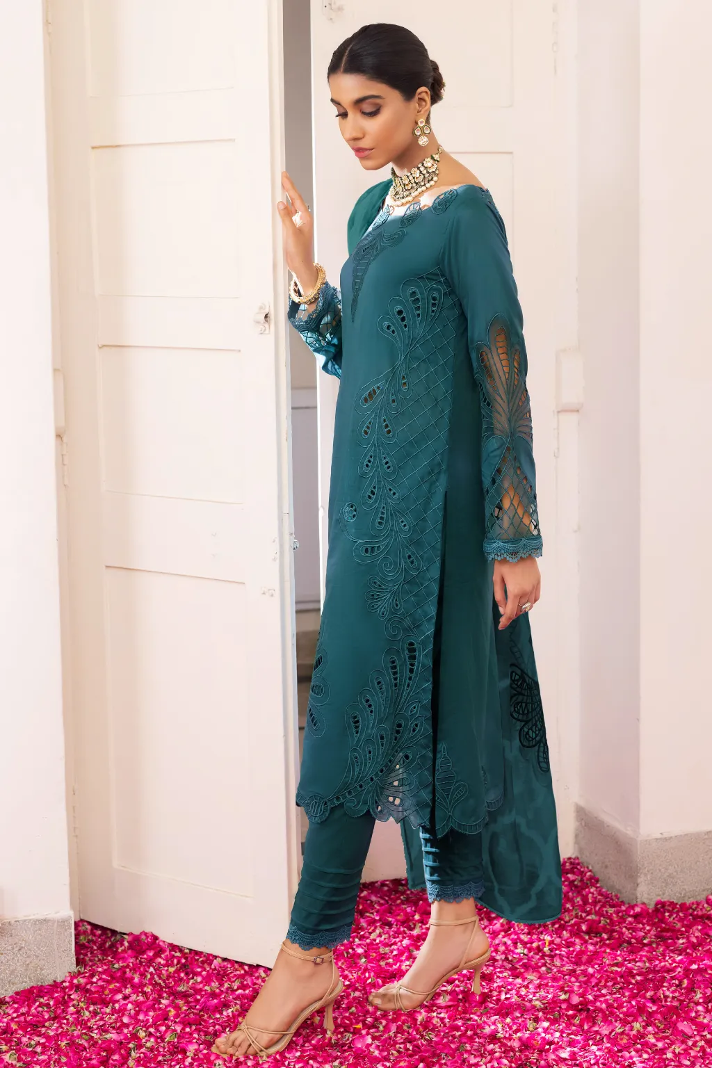 AL-12 Alzena | Iznik Aashiyan Embroidered unstitched Festive Lawn Collection23