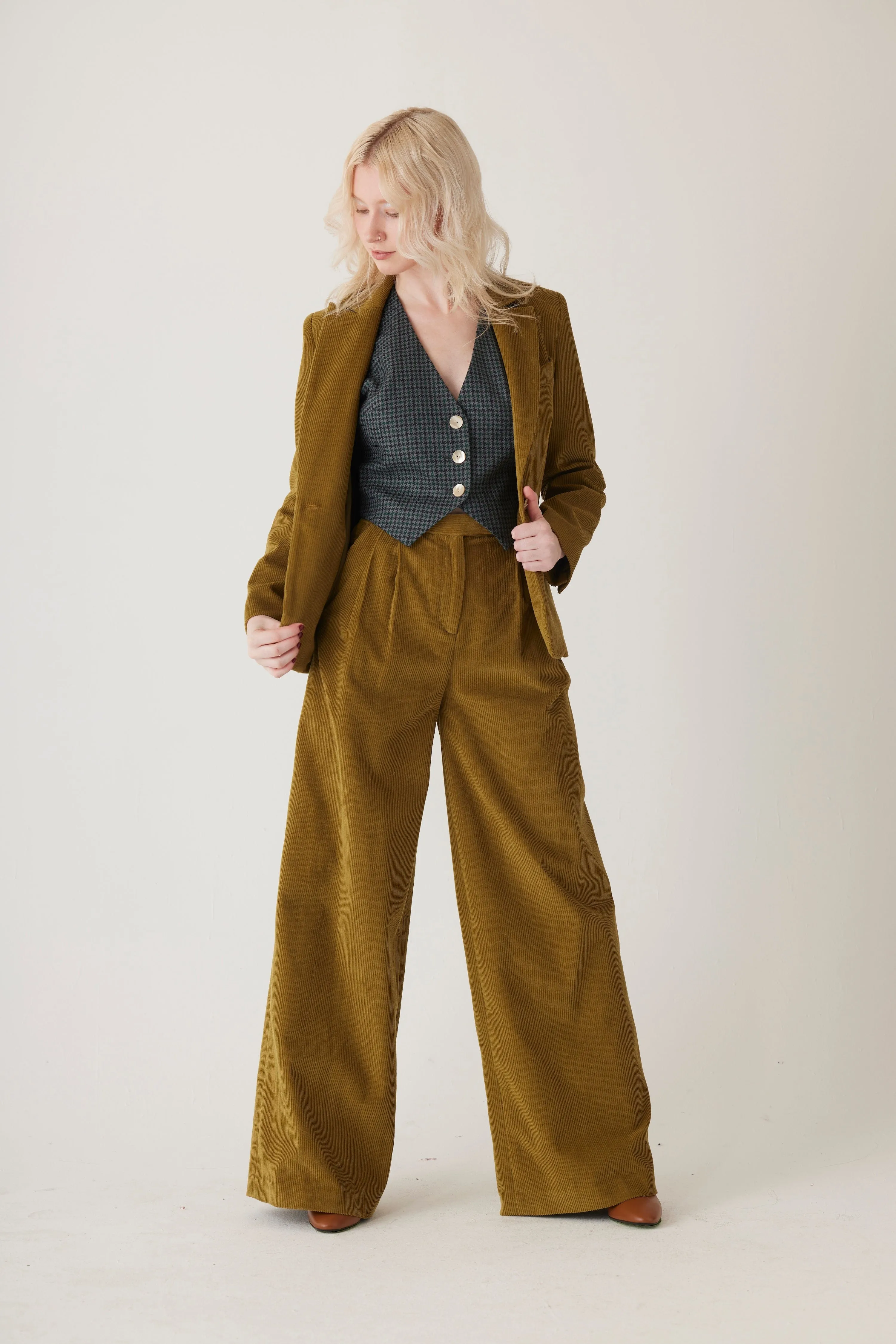 Amandine Pant in Fine Wale Corduroy