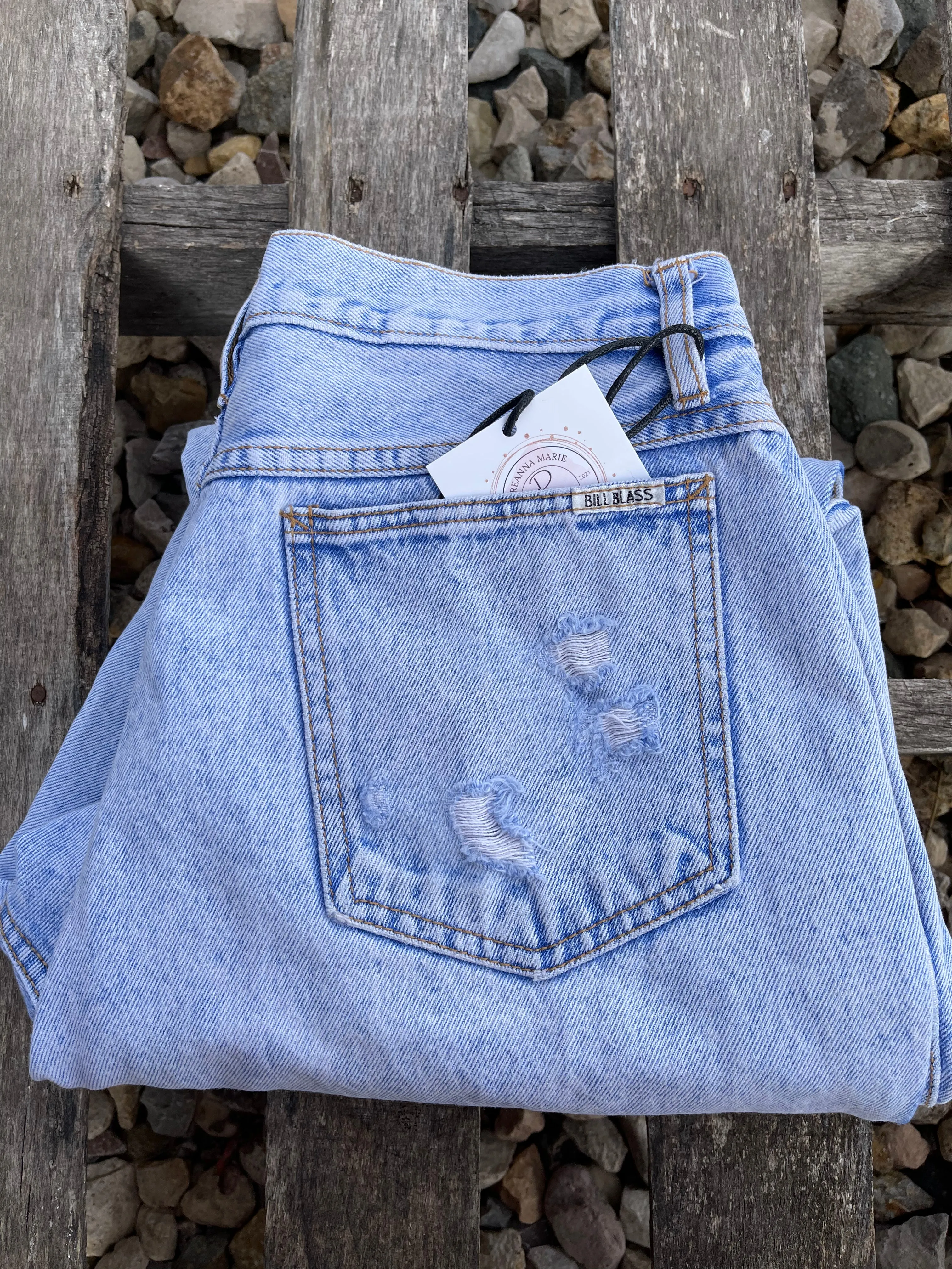 Bill Blass High Waisted Jeans 32"