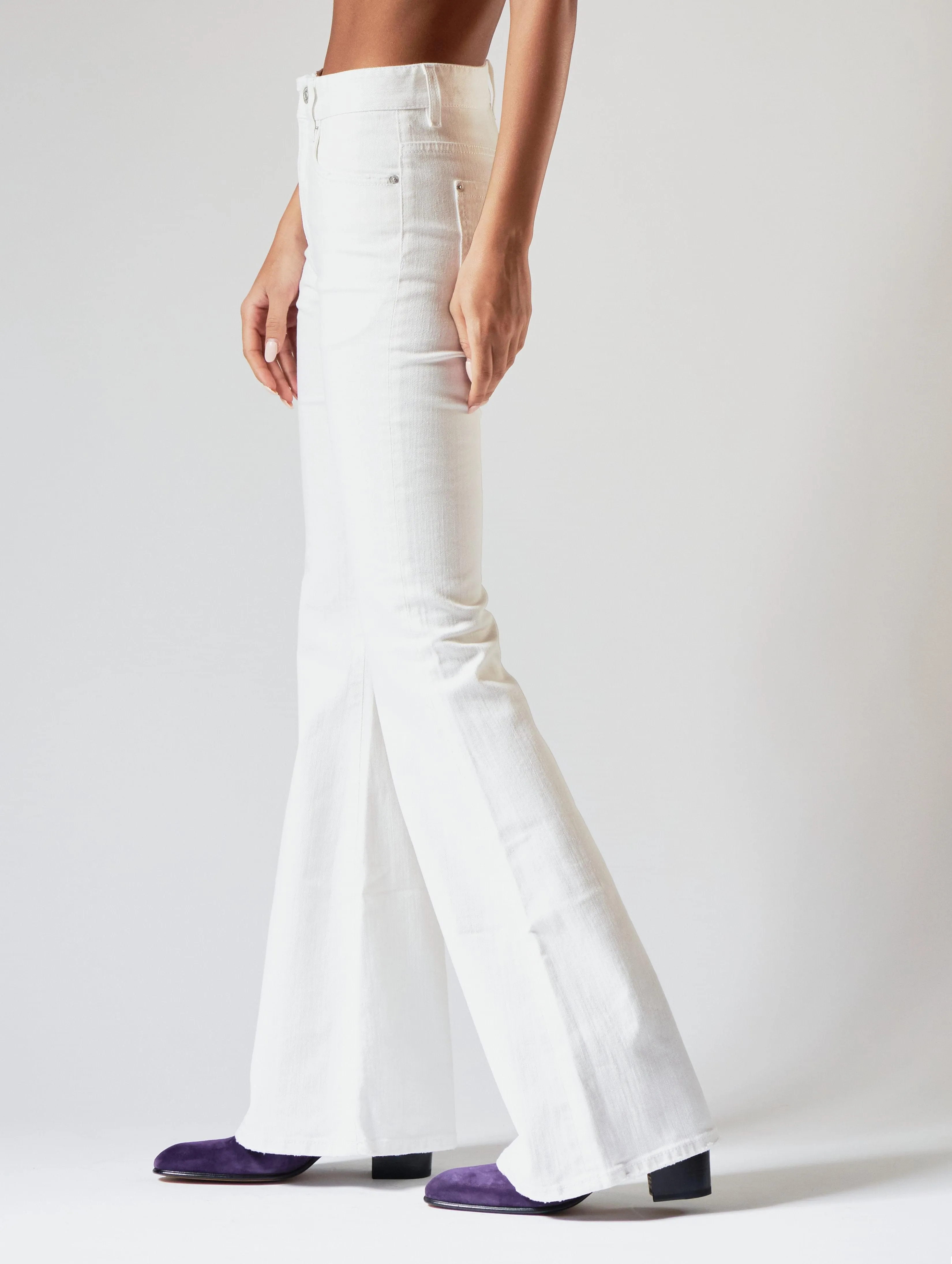 CAROLE BELL BOTTOM JEANS IN WHITE - Woman