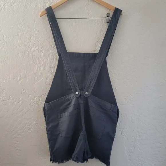 Chaser Short Overalls Size Large NWT