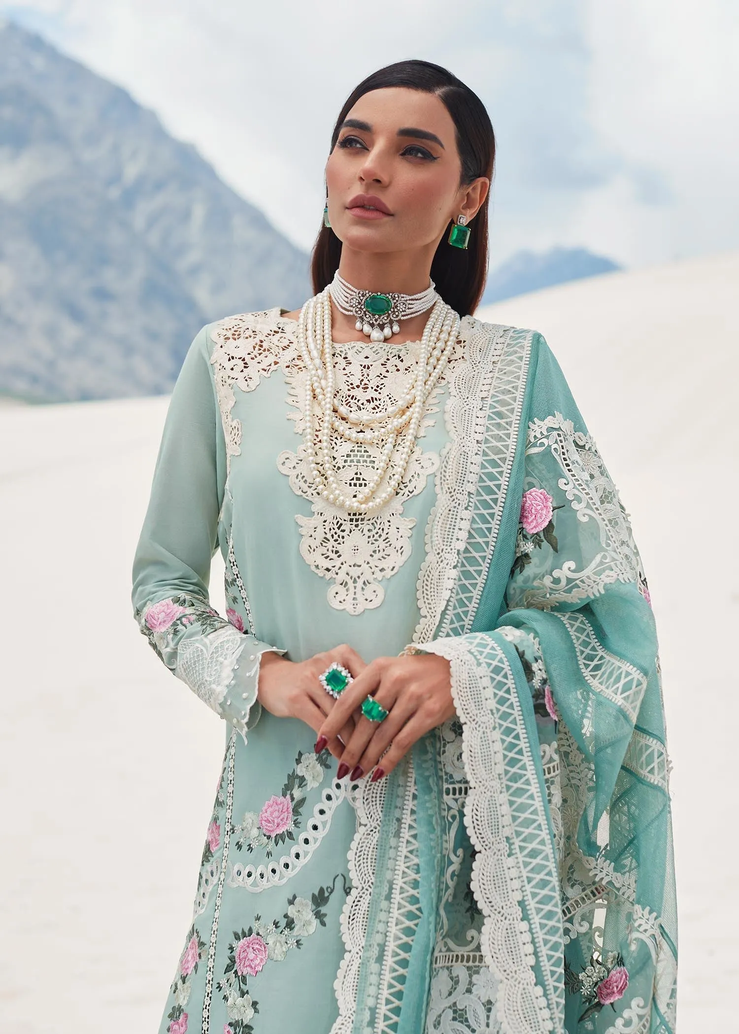CRIMSON X SAIRA SHAKIRA LUXURY LAWN 2023 | Serendipity D3-B