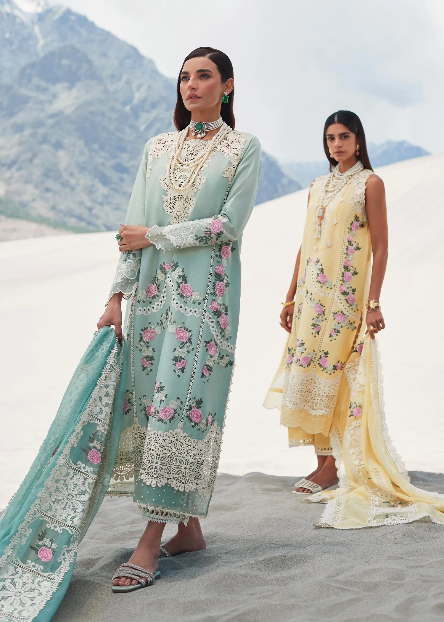 CRIMSON X SAIRA SHAKIRA LUXURY LAWN 2023 | Serendipity D3-B
