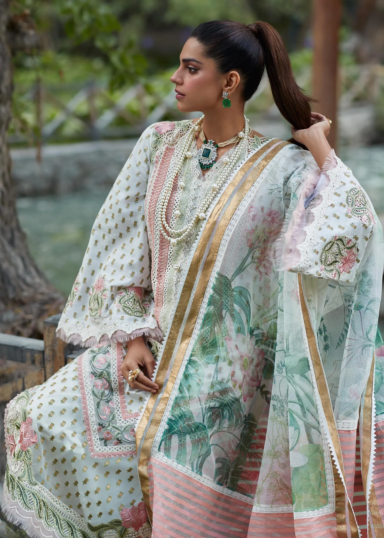 CRIMSON X SAIRA SHAKIRA LUXURY LAWN 2023 | Shigar-D5A