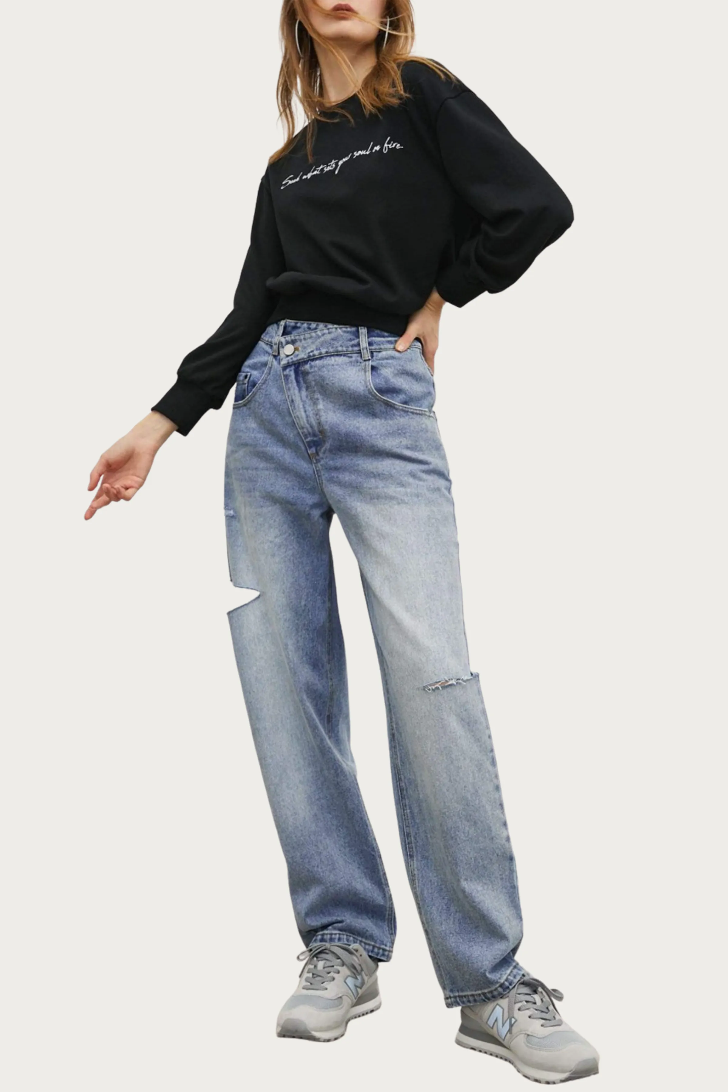 CRISS CROSS CUTOUT JEANS