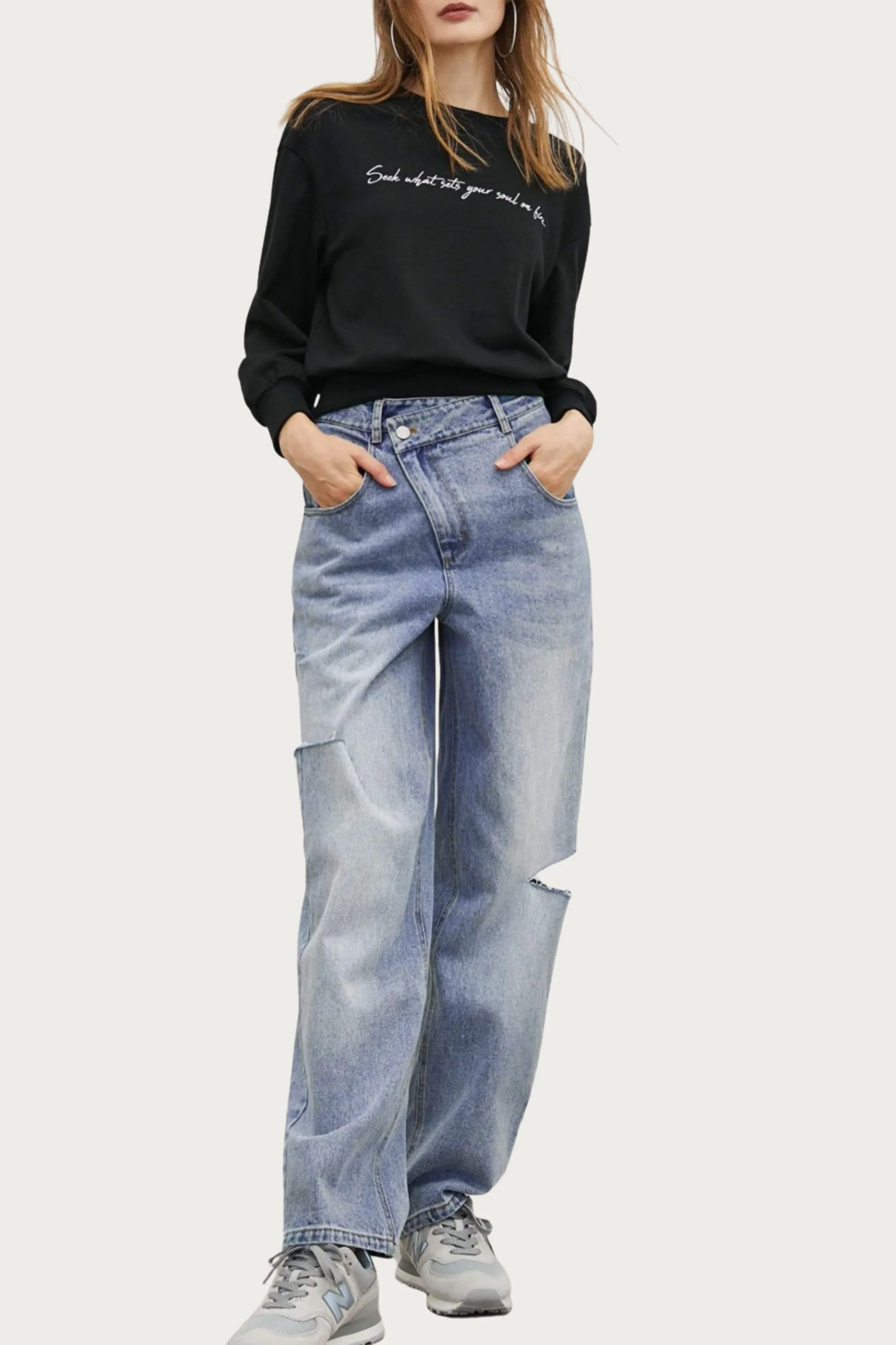 CRISS CROSS CUTOUT JEANS