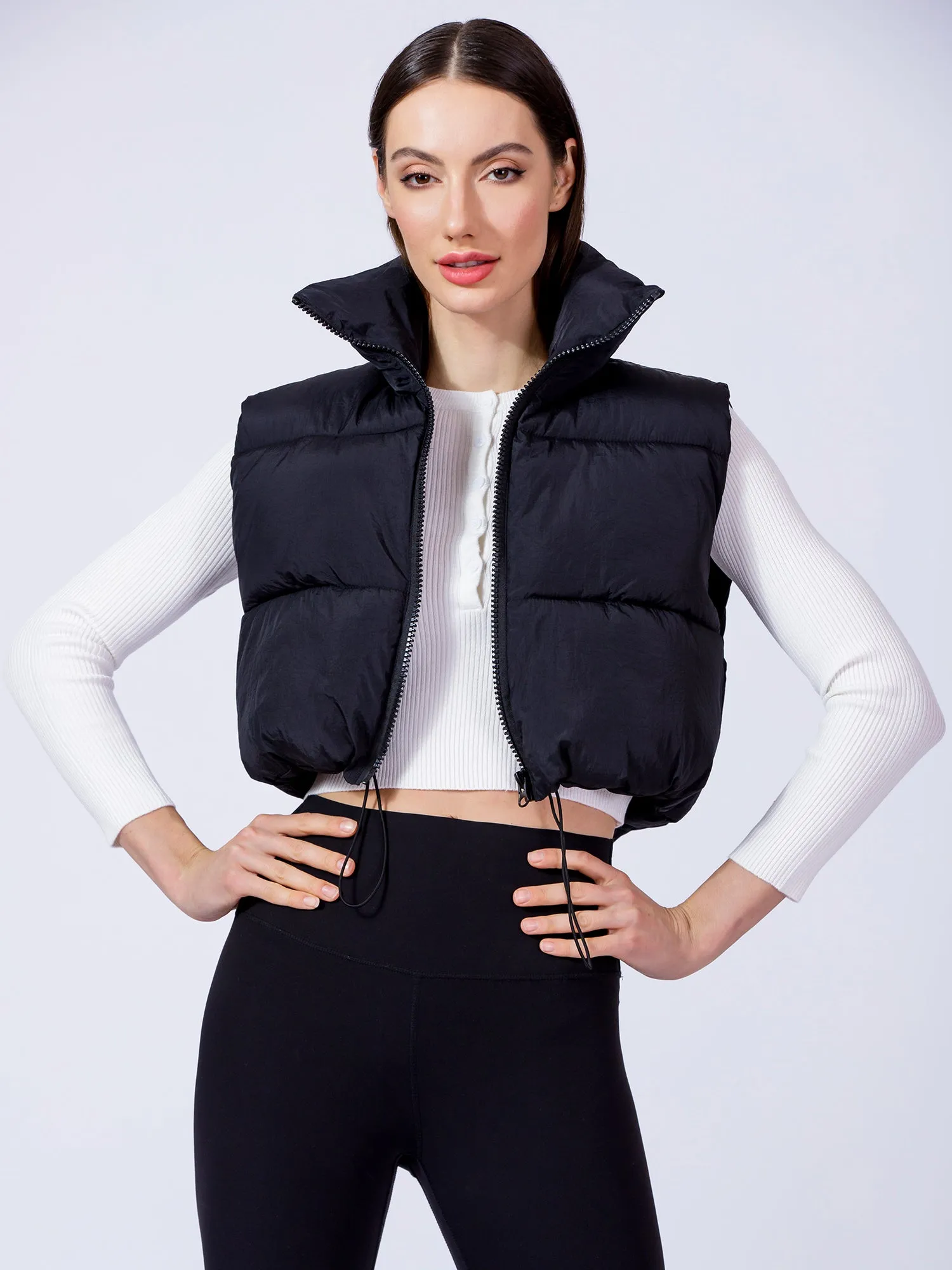 CROPPED PUFFER VEST, BLACK