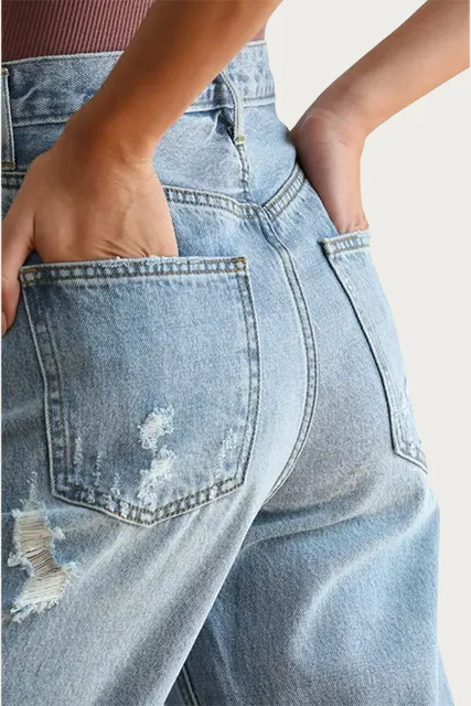 DISTRESSED STRAIGHT-LEG JEANS