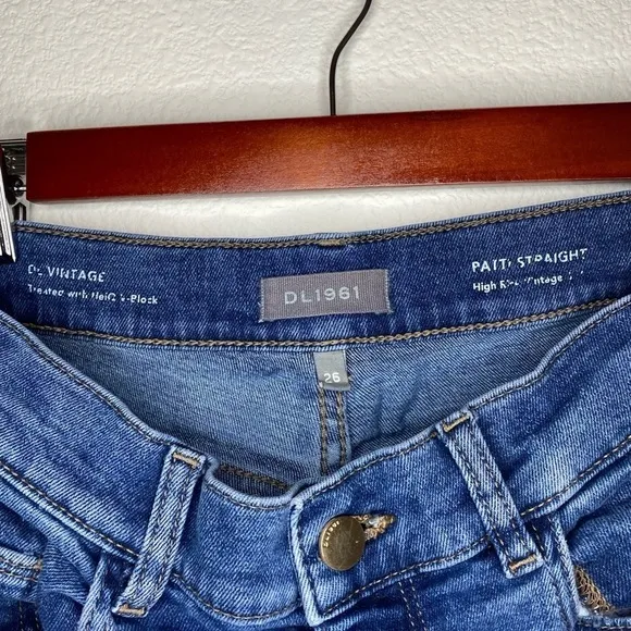 DL1961 Patti Straight High Rise Vintage Medium Wash Denim Jeans Size 26