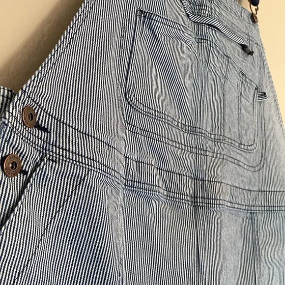 Duluth, XL, railroad pinstriped  gardening short overalls