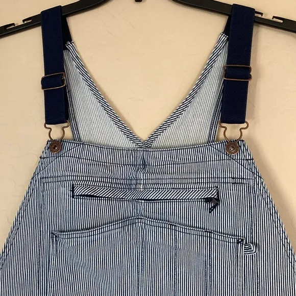 Duluth, XL, railroad pinstriped  gardening short overalls