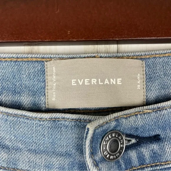 Everlane high waisted light wash jeans 28