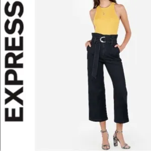 Express Cropped Wide Leg Super High Rise Jeans  Size 6 NWT
