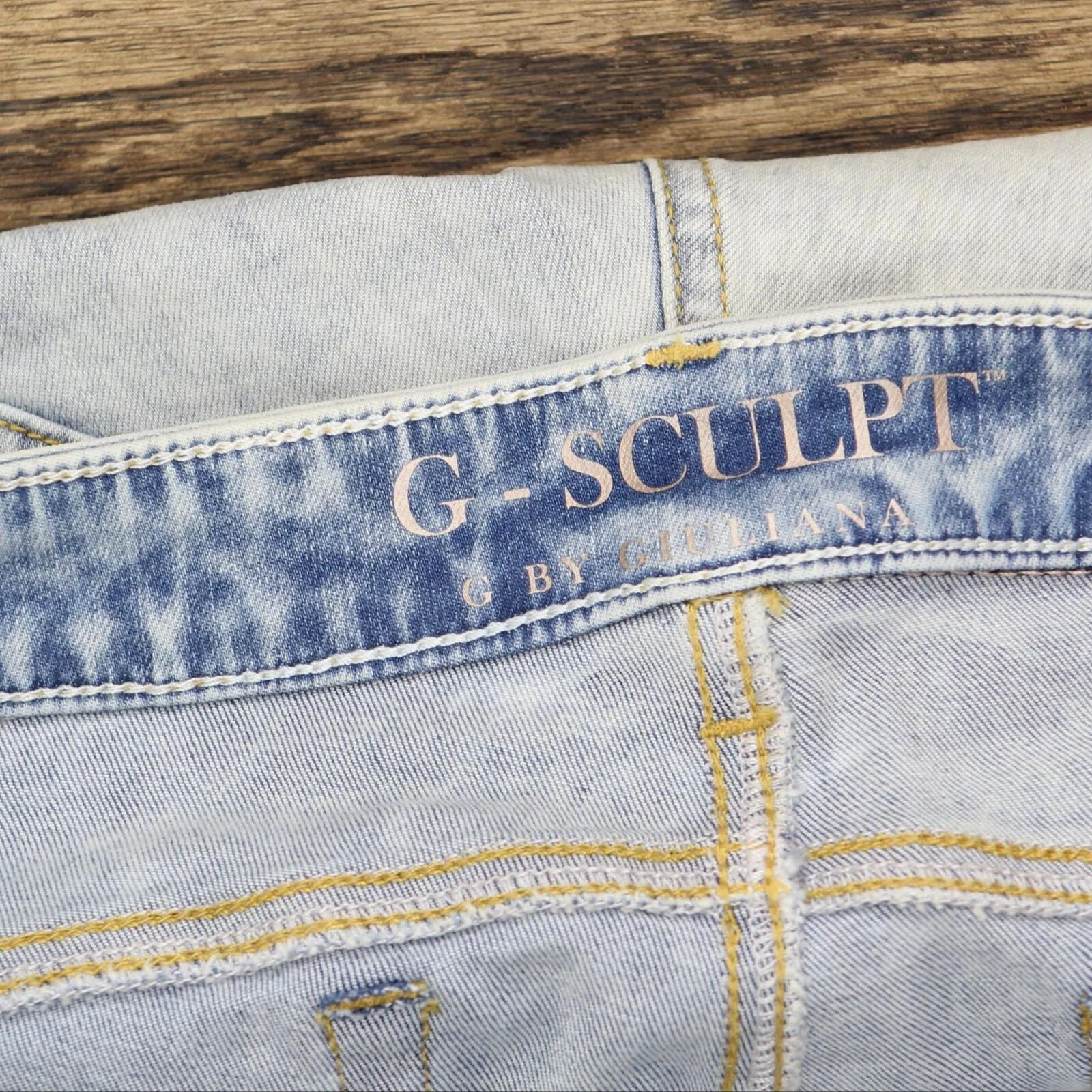 G by Giuliana  G-Sculpt Womens 10 Sytraight Leg Ankle Jean Laguna Wash Blue 14P
