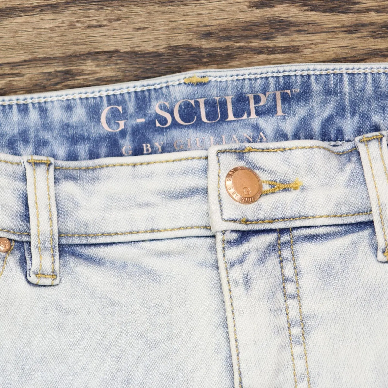 G by Giuliana  G-Sculpt Womens 10 Sytraight Leg Ankle Jean Laguna Wash Blue 14P