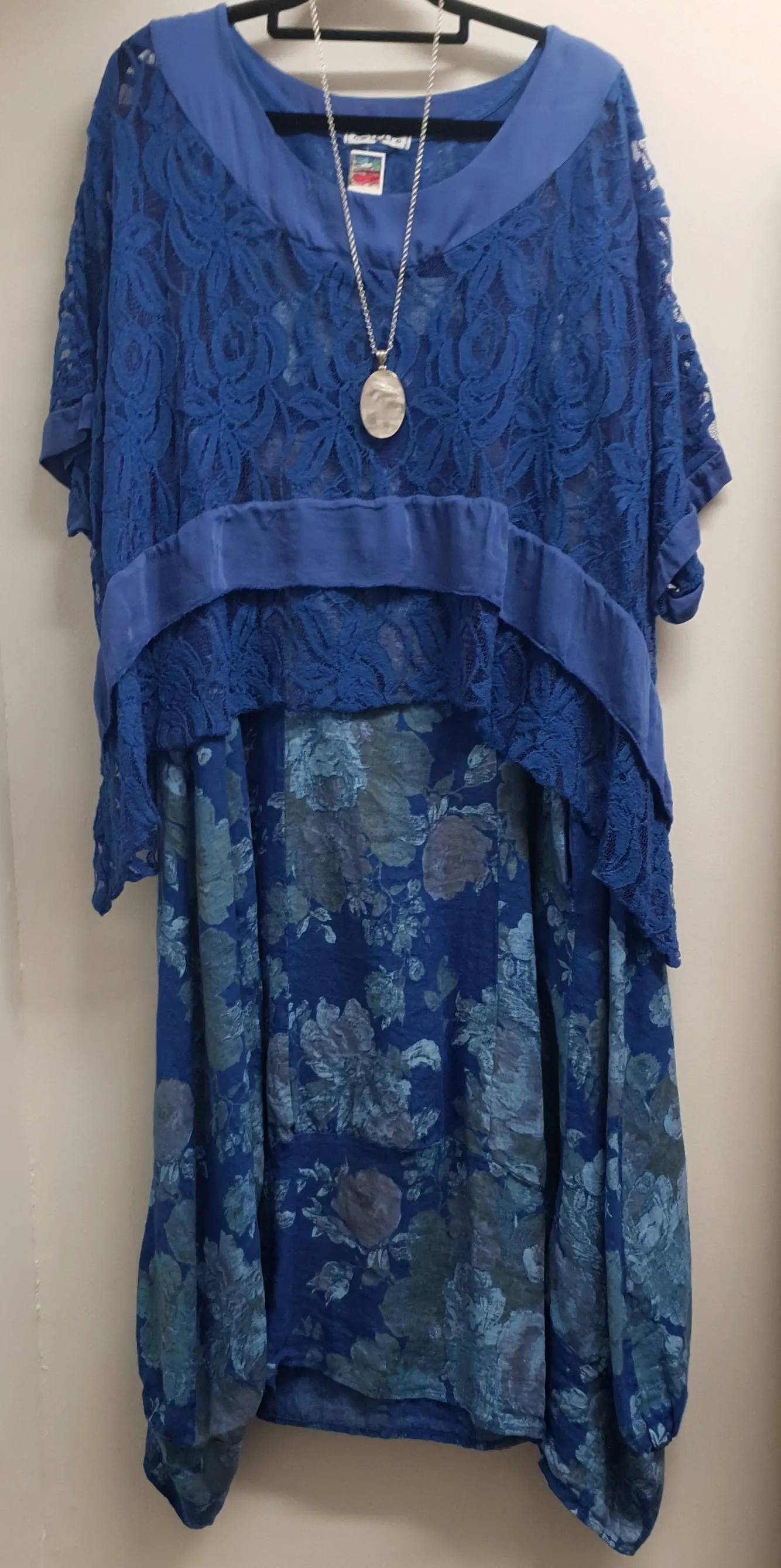 GIA- cropped Lace Overlay