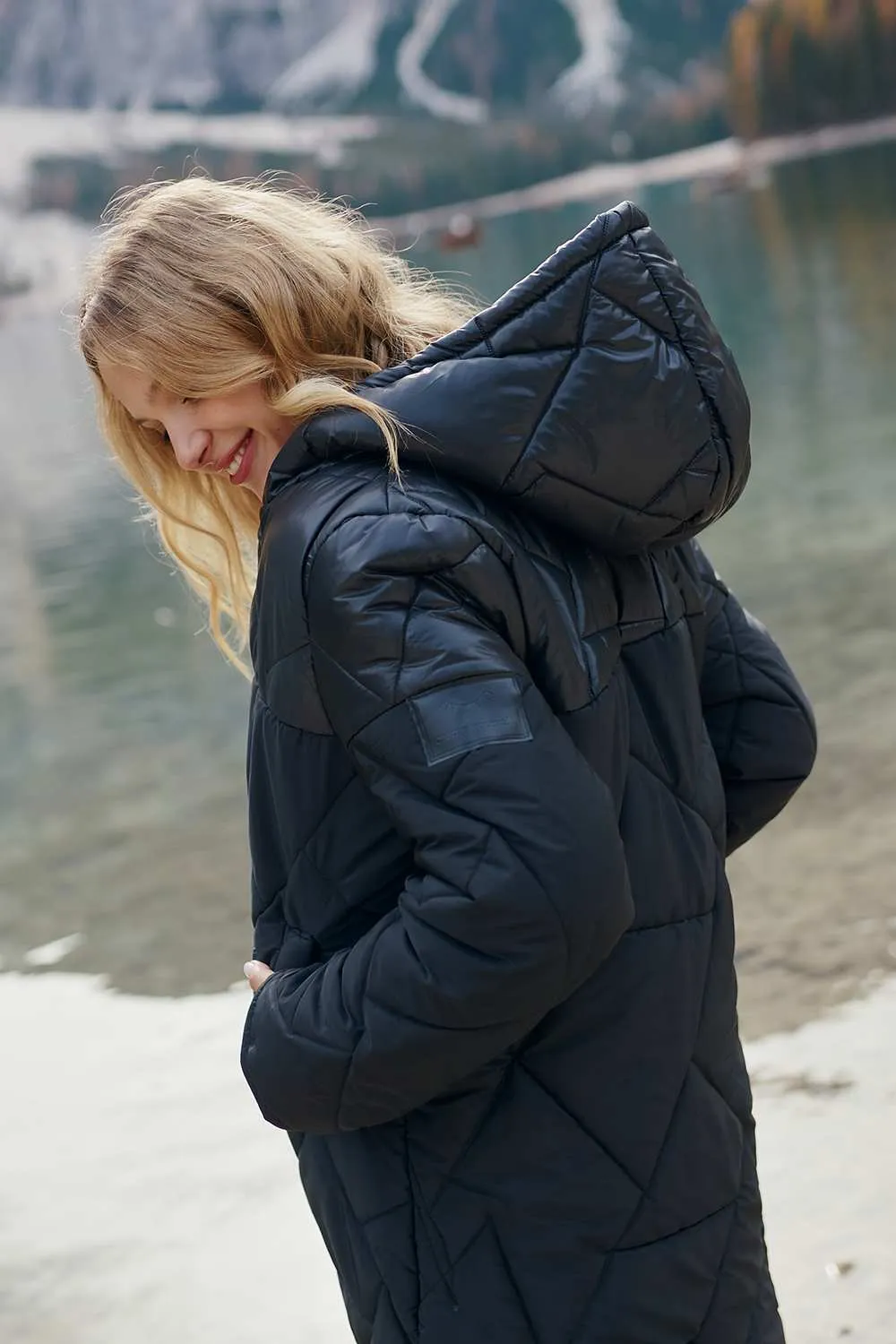 Iceberg Midnight Traveler winter jacket