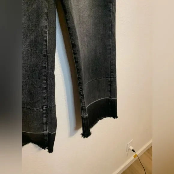 Judy Blue Sz 26 Black High Waist Wide Release Hem Wide Leg Crop Denim Jeans