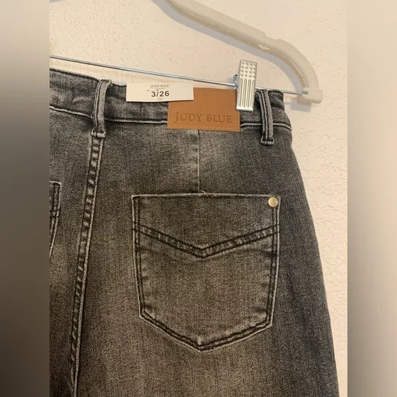 Judy Blue Sz 26 Black High Waist Wide Release Hem Wide Leg Crop Denim Jeans
