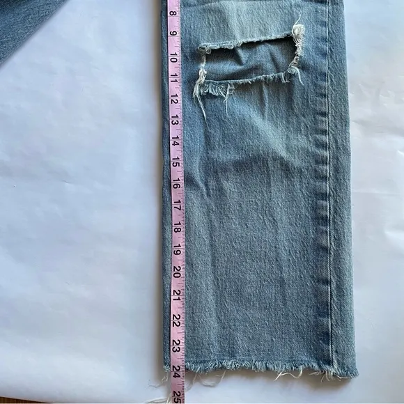 Levi womens Ribcage Straight Jeans 5 button high waisted 28 light blue