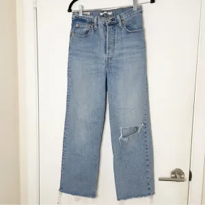 Levi womens Ribcage Straight Jeans 5 button high waisted 28 light blue