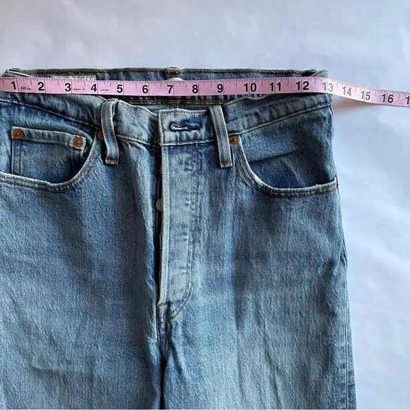 Levi womens Ribcage Straight Jeans 5 button high waisted 28 light blue