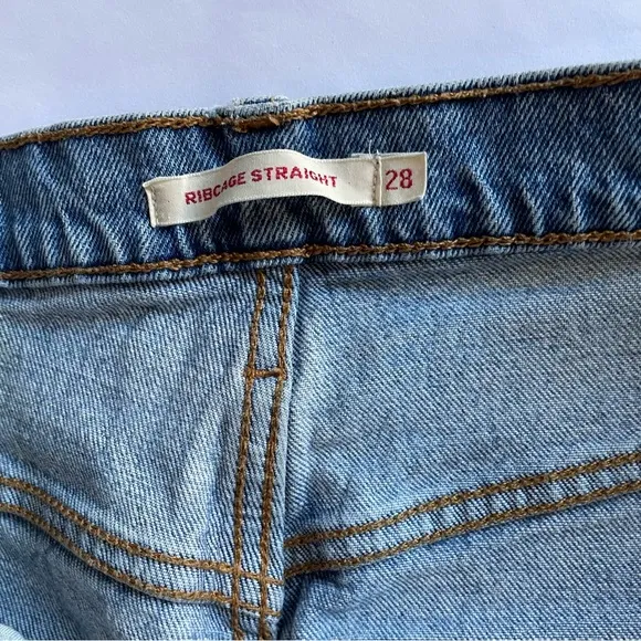 Levi womens Ribcage Straight Jeans 5 button high waisted 28 light blue