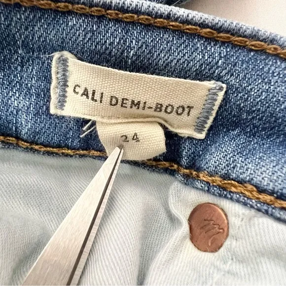 Madewell Cali Demi-Boot Jeans Size 24 Denim Cropped Distressed Button Fly