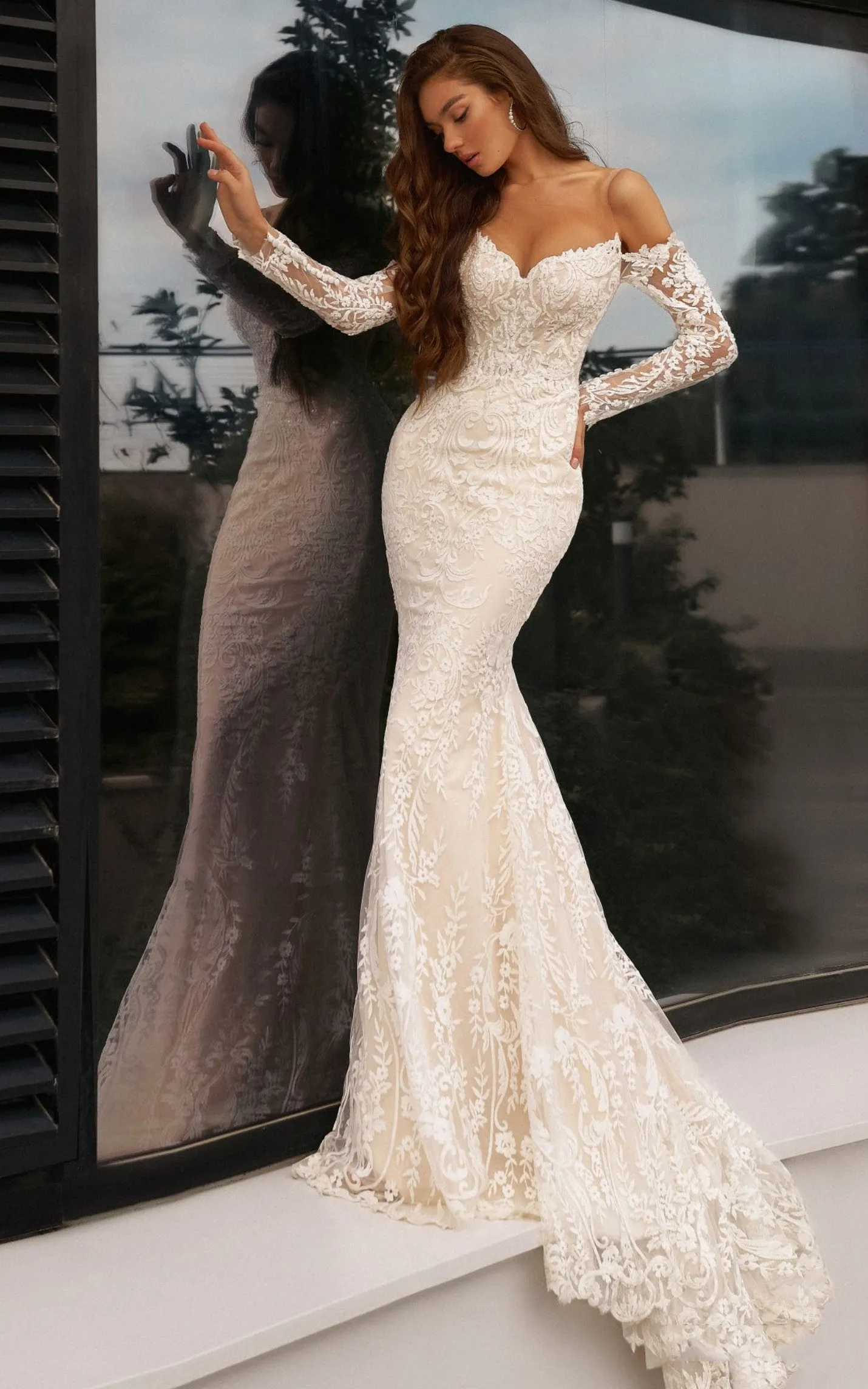Mermaid Off-the-shoulder V-neck Lace Beach Wedding Dress With Illusion Sleeves And Appliques-716655