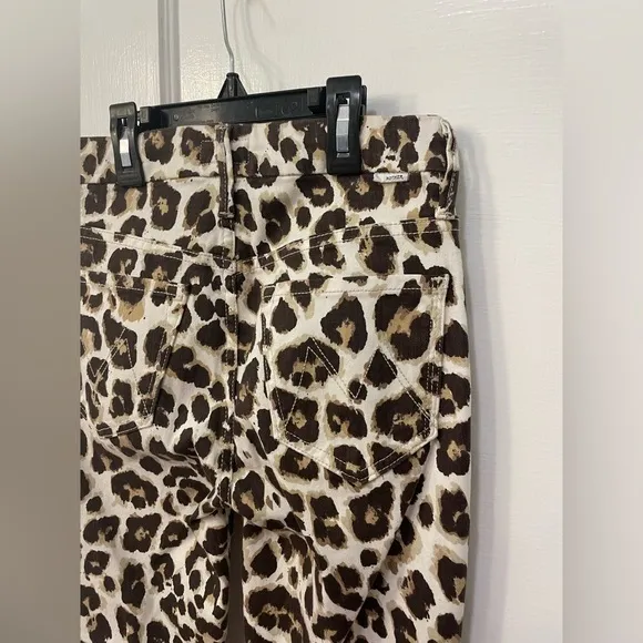 MOTHER High-Waist Looker Ankle Fray Leopard Skinny Jeans in Touch of Tiger 24