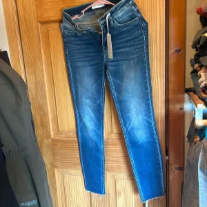 New with tags flying monkey black label jeans