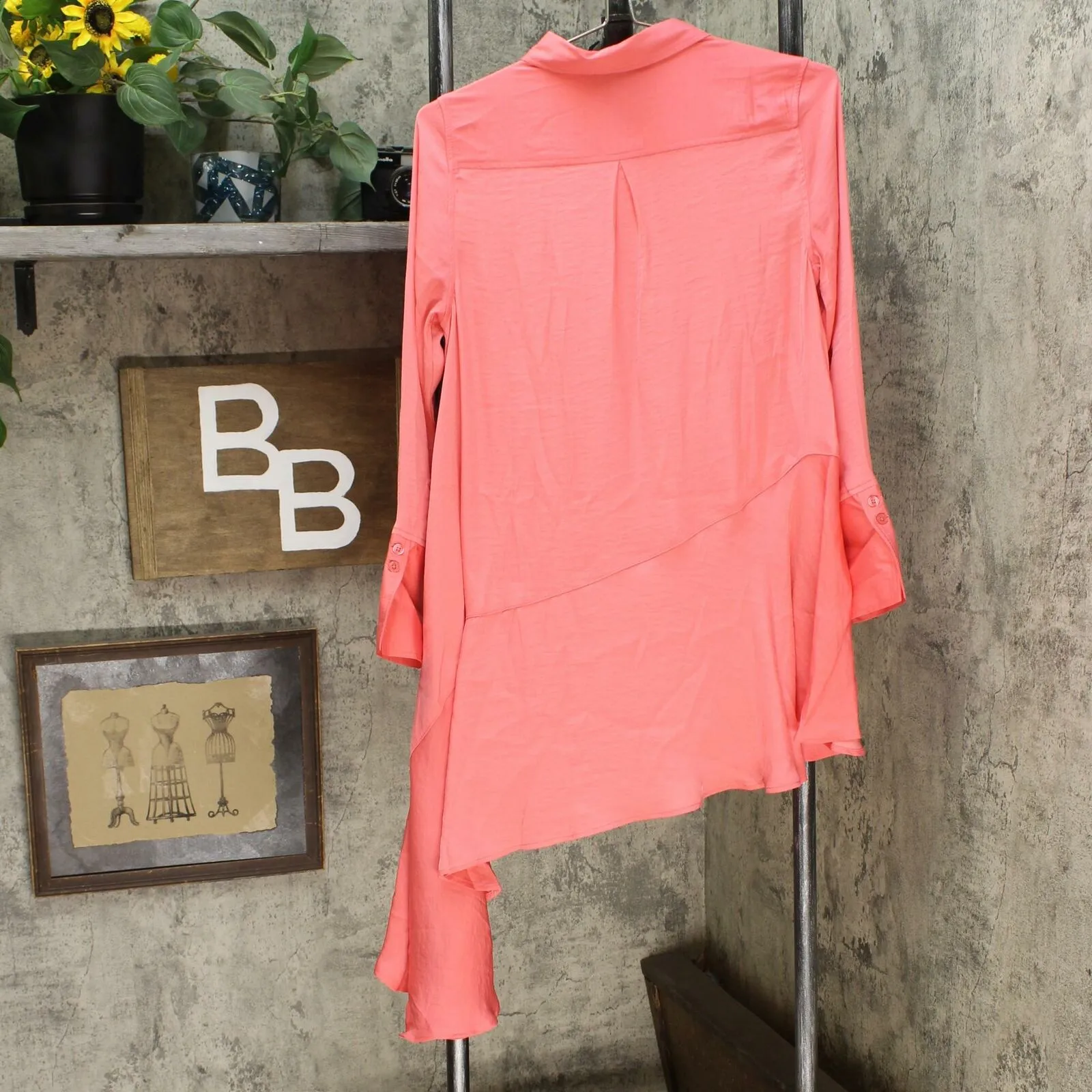 NWT DG2 By Diane Gilman Button Up Washed Charmeuse Asymmetric Shirt. 732519 XS