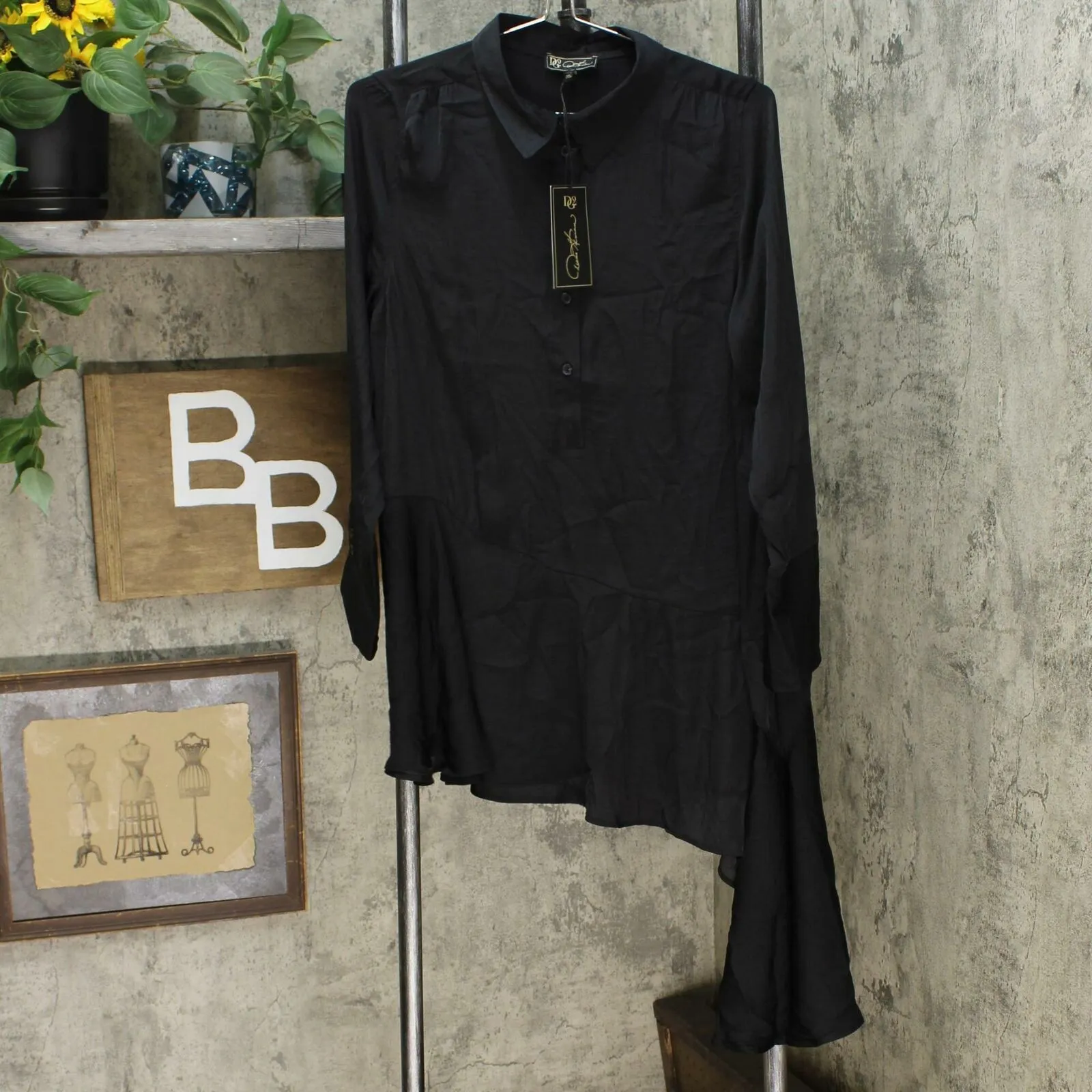 NWT DG2 By Diane Gilman Button Up Washed Charmeuse Asymmetric Shirt. 732519 XS