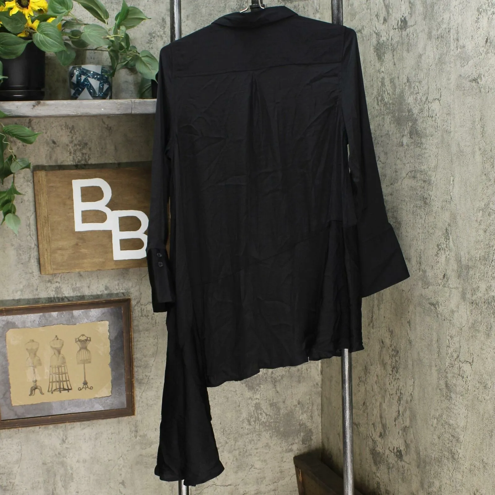 NWT DG2 By Diane Gilman Button Up Washed Charmeuse Asymmetric Shirt. 732519 XS