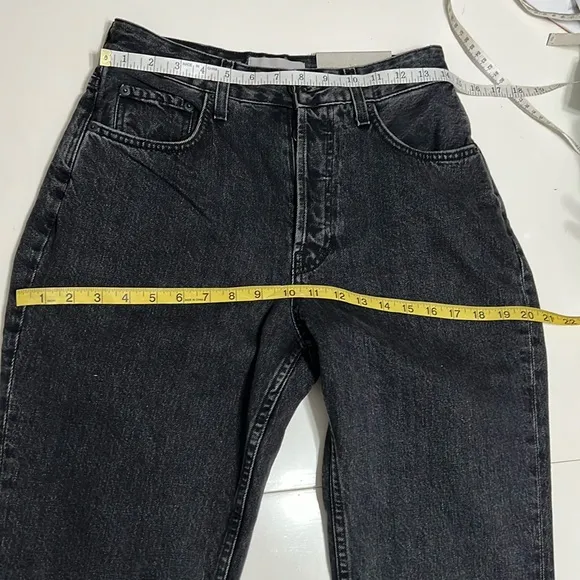 NWT Everlane The 90’s Curvy Cheeky Jeans in Washed Black Size 28 Ankle