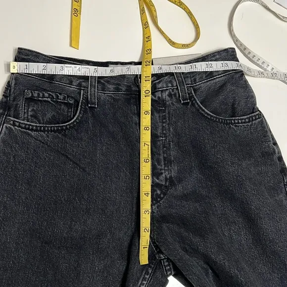 NWT Everlane The 90’s Curvy Cheeky Jeans in Washed Black Size 28 Ankle