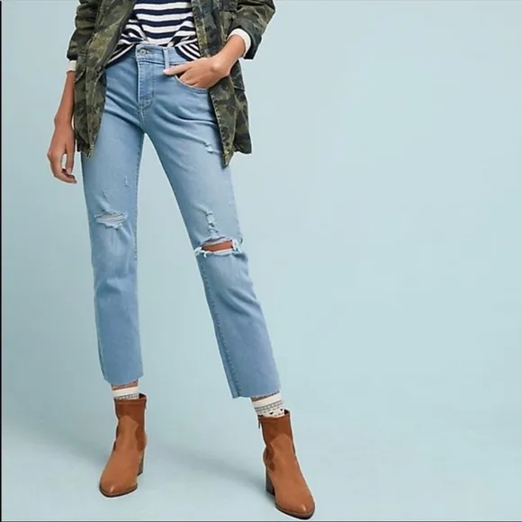 NWT Levi’s Curvy Straight Distressed Crop Jeans in Lightly Buzzed Size 24