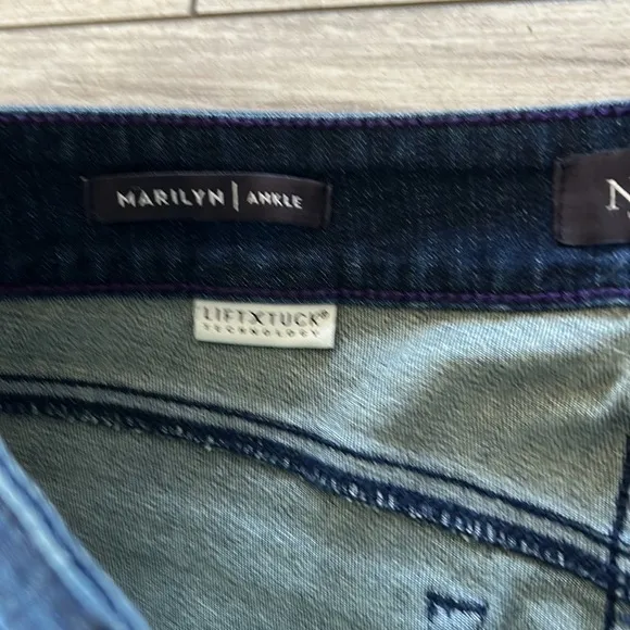 NYDJ Marilyn straight leg ankle jeans size 2 nwt