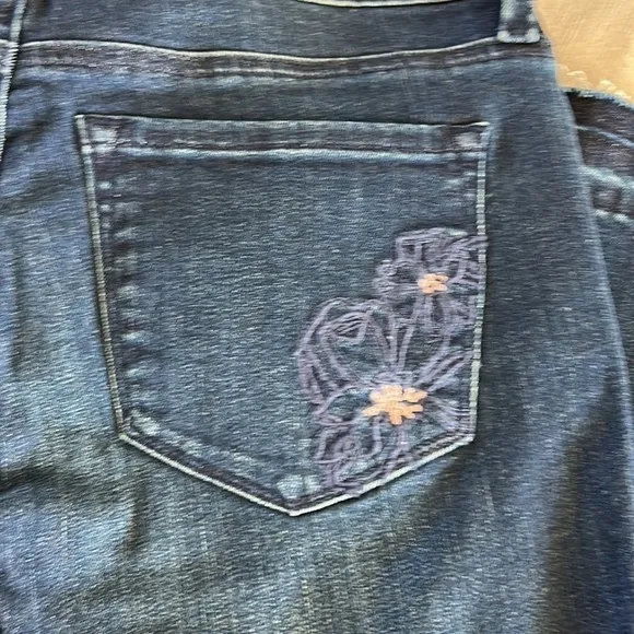 NYDJ Marilyn straight leg ankle jeans size 2 nwt