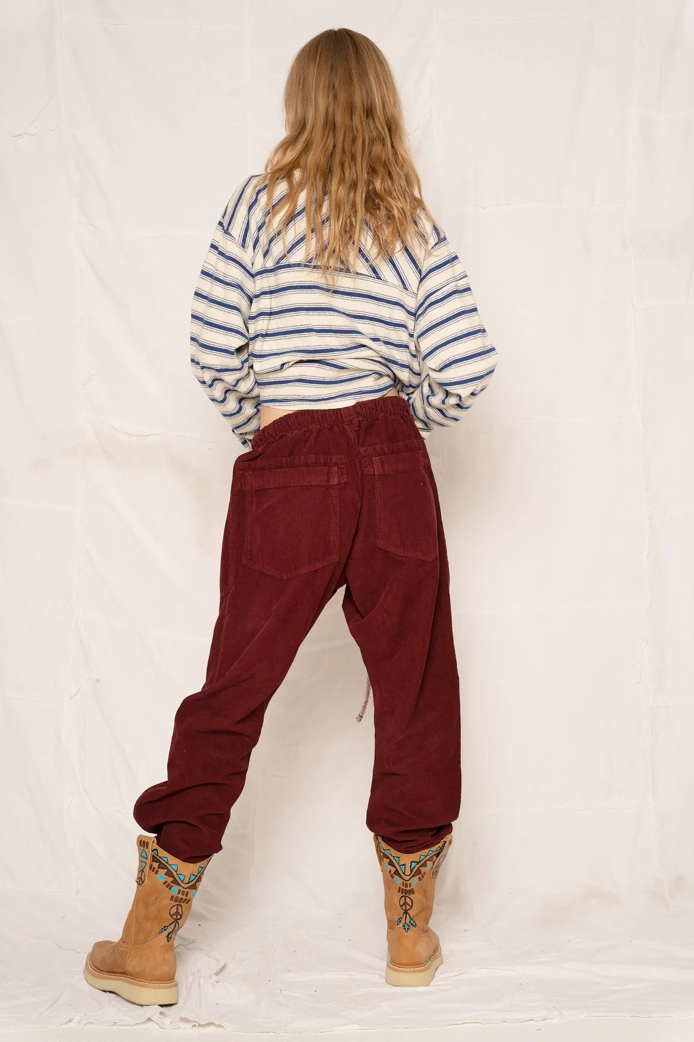 P38 Corduroy 16 Wales Deep Burgundy