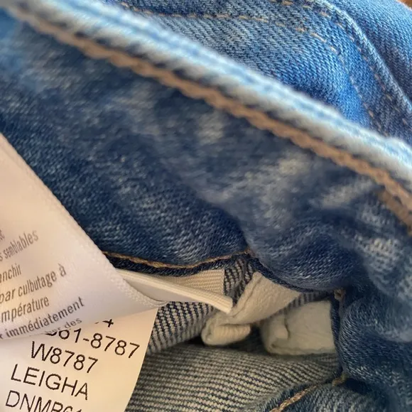PAIGE Manhattan Jeans